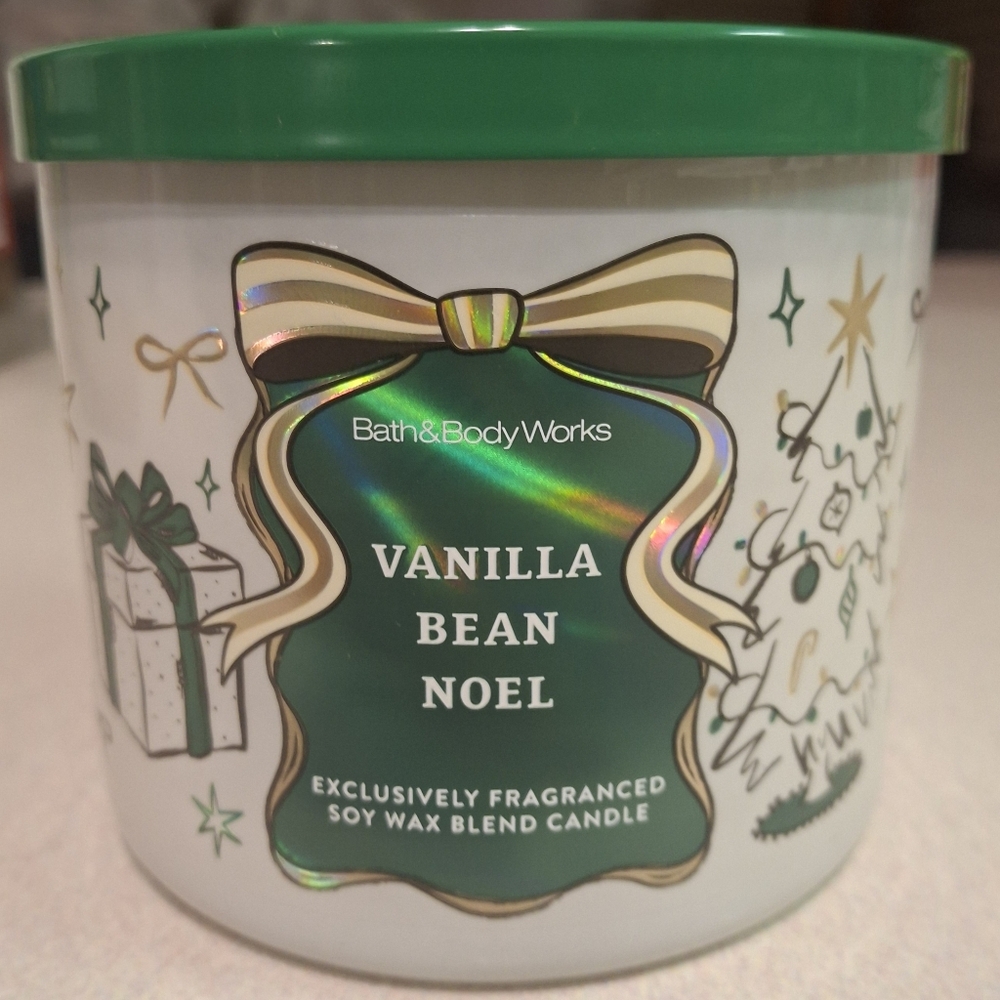 Bath & Body Works VANILLA BEAN NOEL 3 Wick Candle 2025